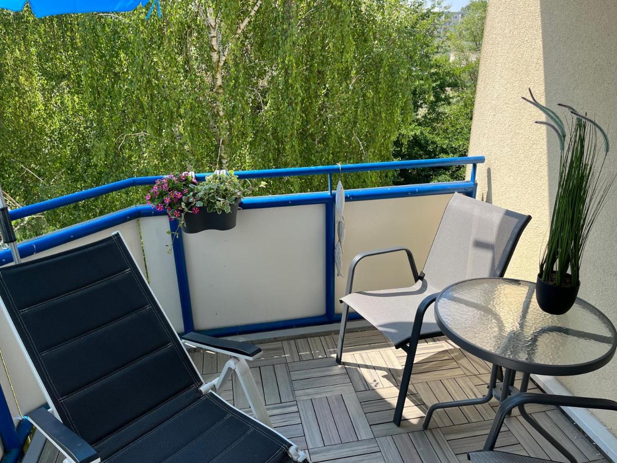Aquamarin - Charmantes Appartement Mit Balkon Rostock Exterior photo